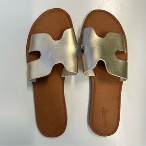Universal Thread Target Gold Sandals Size 9